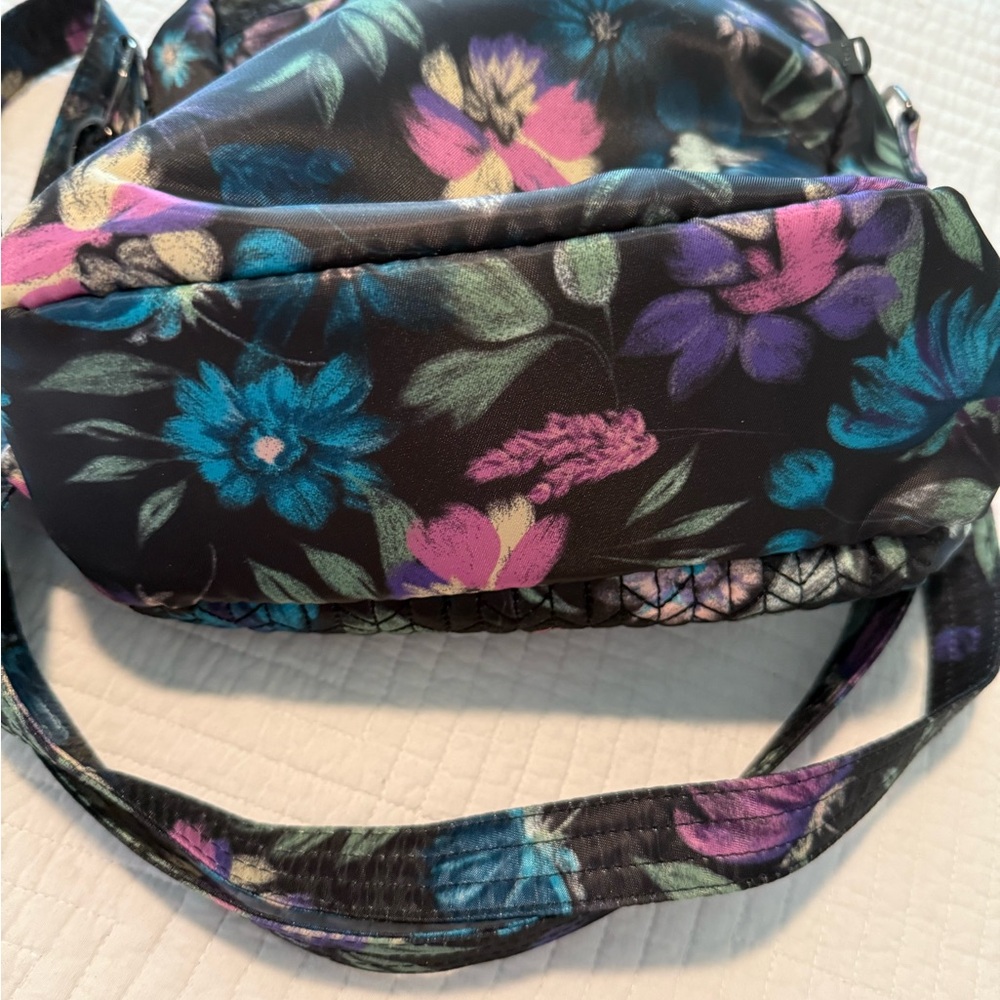 LUG Ranger crossbody NEW - Picture 6 of 9
